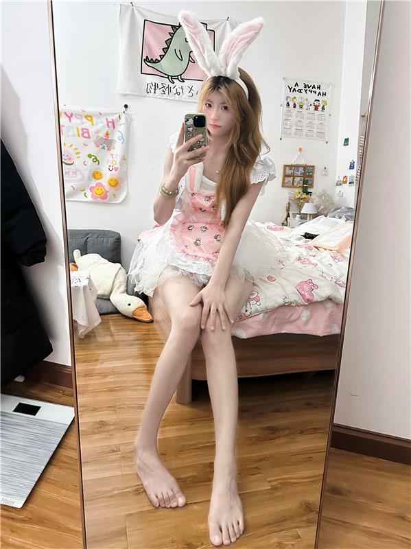 刚下海制服诱惑少女