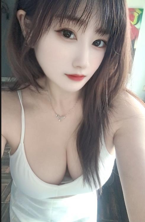 徐汇川妹子小月