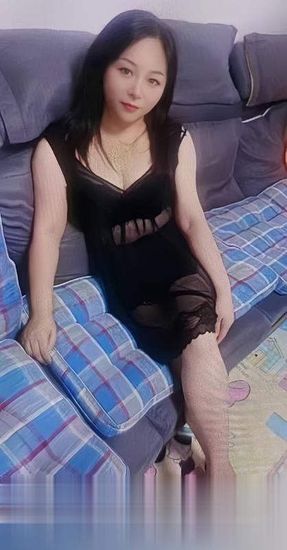 丰满黑丝骚少妇